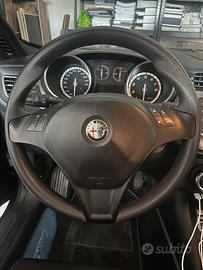 Volante Alfa Giulietta multifunzione con airbag