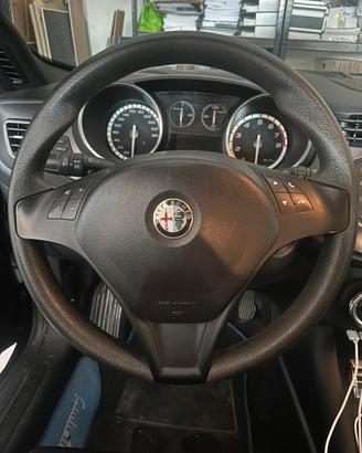 Volante Alfa Giulietta multifunzione con airbag
