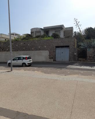 Sardegna-Casa fronte mare con terreno edificabile
