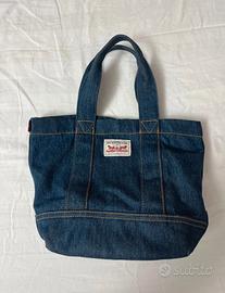 Borsa Levi’s in denim – piccola, elegante e casual
