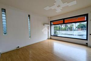 NEGOZIO A CONEGLIANO