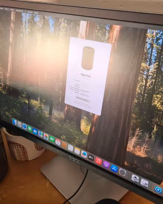 APPLE Mac Pro 3.5 GHz 16GB RAM 256GB SSD AMD D500