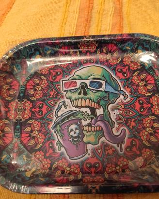 vassoio per tabacco con disegno skull