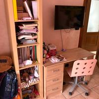 Scrivania e libreria