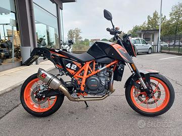 KTM 690 Duke R