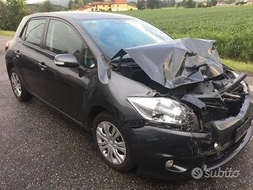 Ricambi Toyota Auris 1.4 D-4D 2011