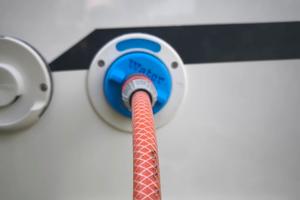 Attacco rapido serbatoio camper