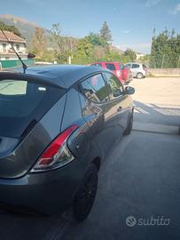 Lancia Ypsilon 1.2 69 CV 5 porte Gold garantita