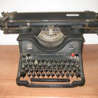 Macchina da scrivere Olivetti M40 da restaurare