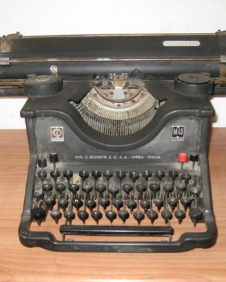 Macchina da scrivere Olivetti M40 da restaurare