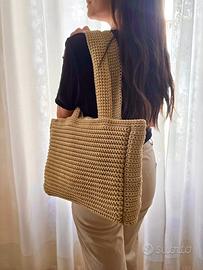 Borsa a spalla in cordino realizzata a mano