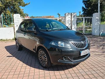 Lancia Ypsilon 1.0 FireFly 5 porte S&S Hybrid Plat