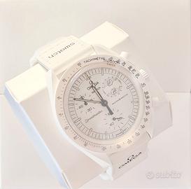 MOONSWATCH OMEGA SWATCH MOONPHASE SNOOPY