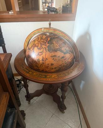 Mappamondo portabottiglie da bar