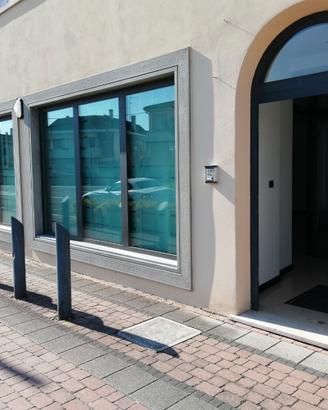 Locale commerciale. Negozio. Ufficio direzionale