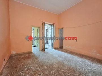 Riposto - 3 Vani Indipendente con Cortile