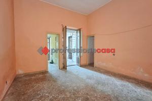 Riposto - 3 Vani Indipendente con Cortile