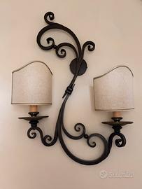 Una applique di pregio in ferro battuto