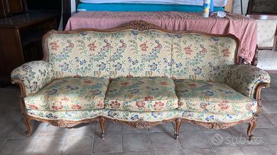 Divano e due poltrone in tessuto fiorato