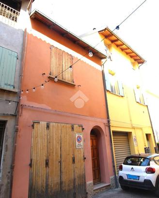 4 LOCALI A MEDICINA