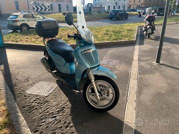 Scarabeo 200 Light