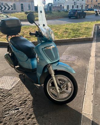 Scarabeo 200 Light