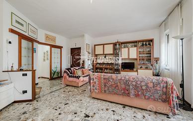 Piazza San Lorenzo: ampio 3 locali