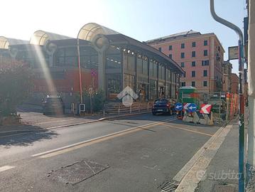 3 LOCALI A GENOVA