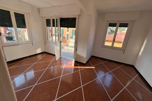 Ampio e luminoso appartamento in piccola palazzina
