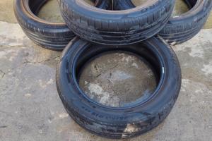4 gomme estive marca Pirelli pzero .