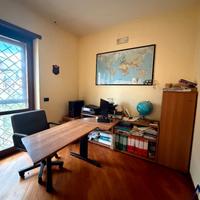 Studio completo – scrivania + mobili coordinati