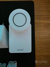 Nuki smart lock 3.0 con bridge e 2 pacchi batteria