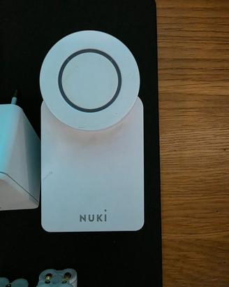 Nuki smart lock 3.0 con bridge e 2 pacchi batteria