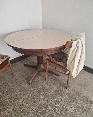 Tavolo da pranzo legno massello.