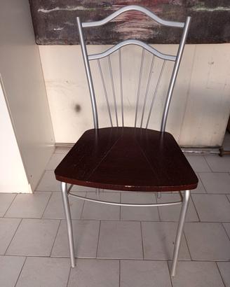 Sedia design in metallo e legno
