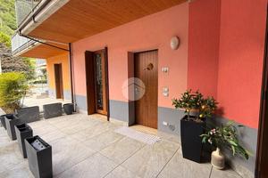 VILLA A SCHIERA A PIANCOGNO
