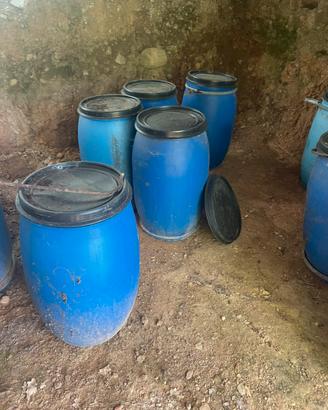Bidoni per raccolta acqua piovana