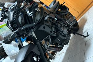 YAMAHA MT-07 naked