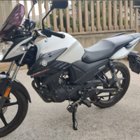 Yamaha YS 125 2018 10.700km passaggio incluso