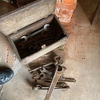 Cassetta antica attrezzi