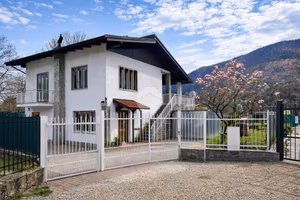 VILLA SINGOLA A VAL DELLA TORRE