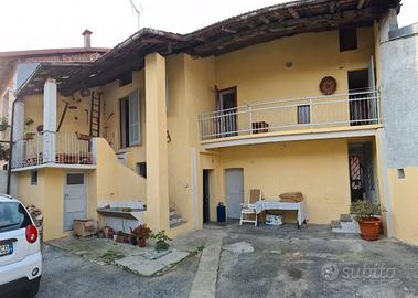 BORGO S.D.: Casa semindipendente con 2 garage