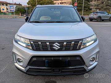 Suzuki Vitara 1.4 Hybrid 4wd con tettino apribile 