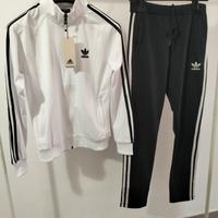 Completo Sportivo Adidas donna varie taglie.