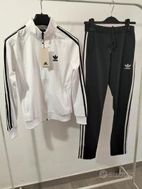 Completo Sportivo Adidas donna varie taglie.