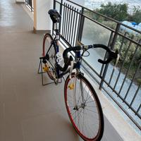 Bicicletta da corsa artigianale