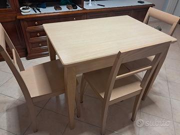 Tavolo da cucina allungabile + 3 sedie in legno