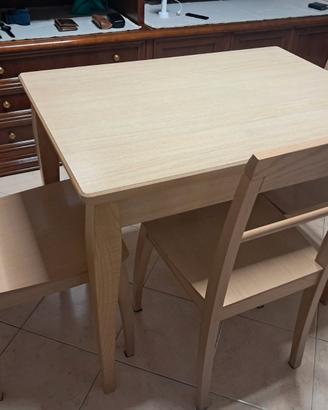 Tavolo da cucina allungabile + 3 sedie in legno
