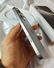 ne 16 Pro Max 256GB Argento - Batteria 90%