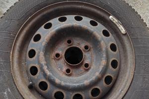 4 ruote con cerchioni 